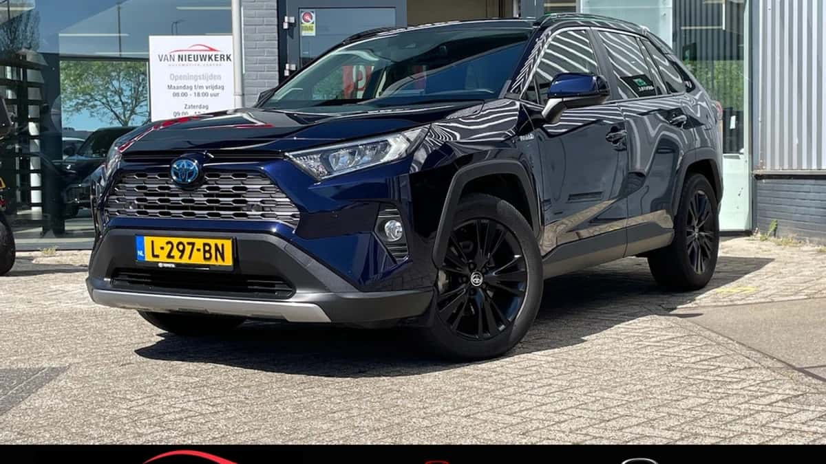 Toyota RAV4 (2021) — foto 1