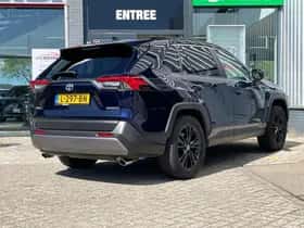 Toyota RAV4 (2021) thumbnail 2