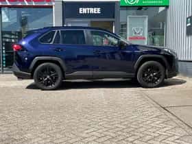 Toyota RAV4 (2021) thumbnail 3