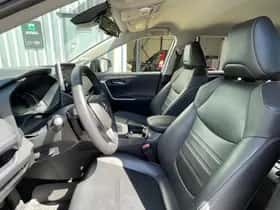 Toyota RAV4 (2021) thumbnail 4