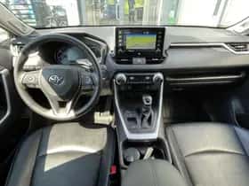 Toyota RAV4 (2021) thumbnail 5