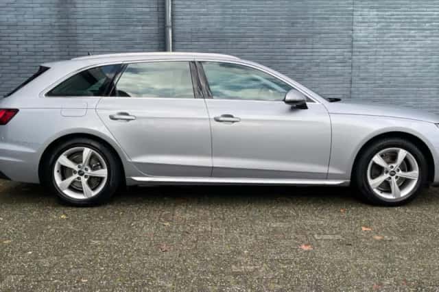 Audi A4 (2023) thumbnail 3