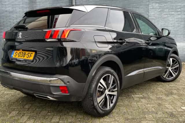 Peugeot 3008 (2019) thumbnail 2