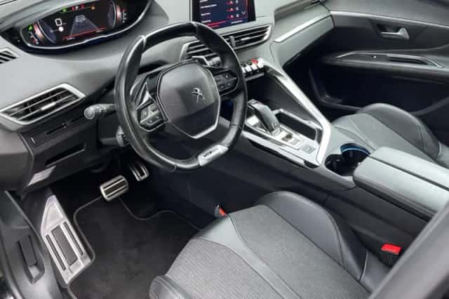 Peugeot 3008 (2019) thumbnail 4
