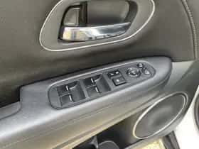 Honda HR-V (2018) thumbnail 25