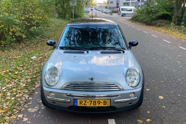 MINI Cooper (2003) thumbnail 3