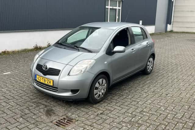 Toyota Yaris (2006) thumbnail 1