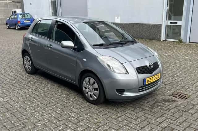 Toyota Yaris (2006) thumbnail 4