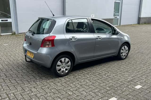 Toyota Yaris (2006) thumbnail 5