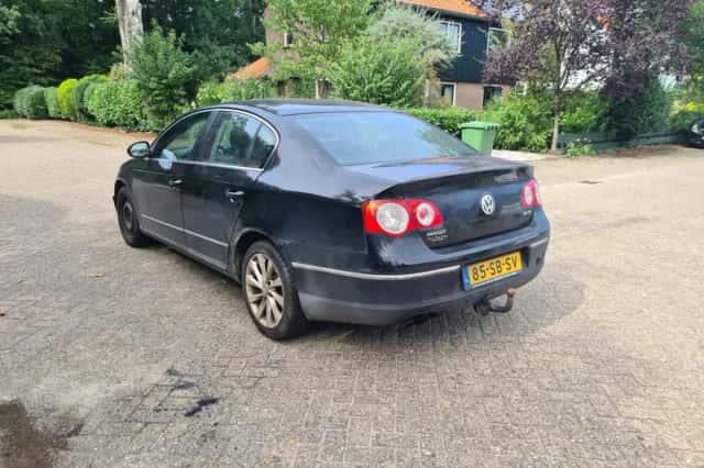 Volkswagen Passat (2005) thumbnail 3