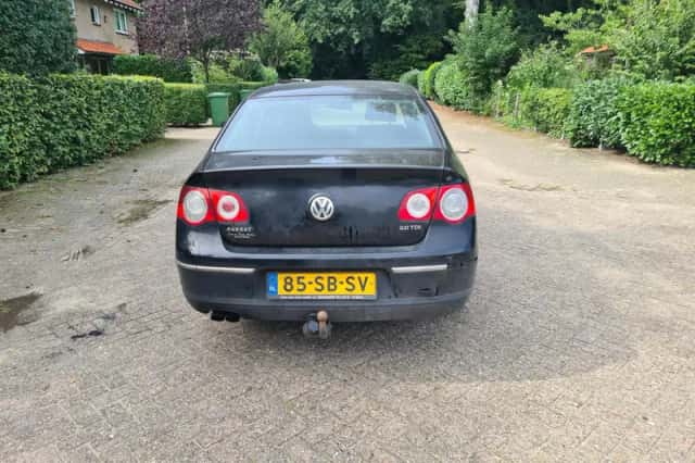 Volkswagen Passat (2005) thumbnail 4