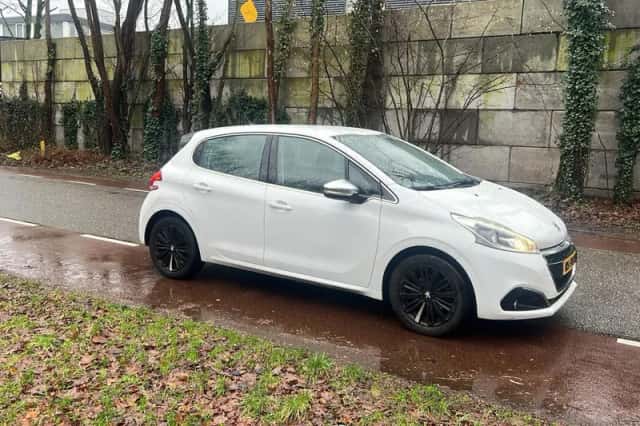 Peugeot 208 (2016) thumbnail 3