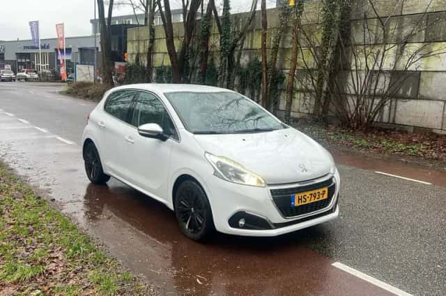 Peugeot 208 (2016) thumbnail 4
