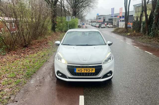 Peugeot 208 (2016) thumbnail 6