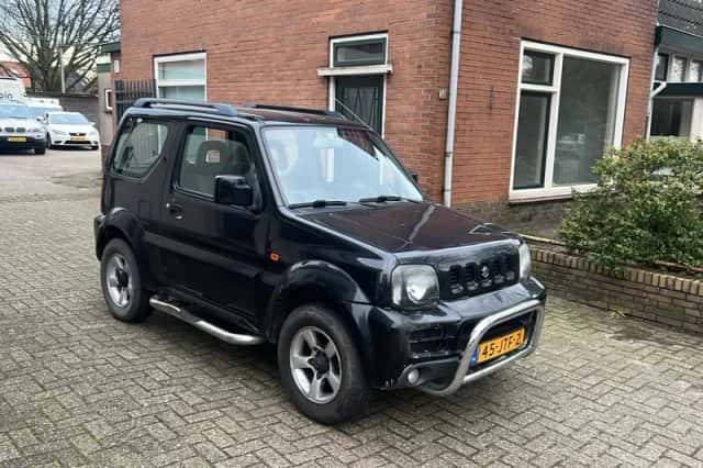 Suzuki Jimny (2009) thumbnail 5