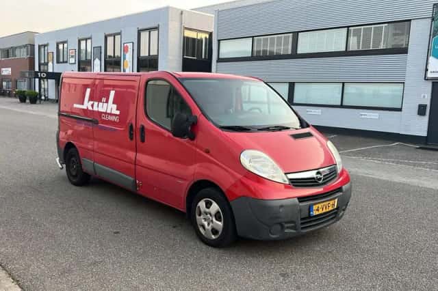 Opel Vivaro (2012) thumbnail 3