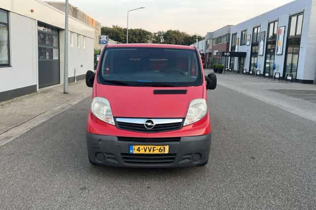 Opel Vivaro (2012) thumbnail 4
