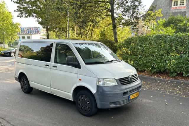 Volkswagen Transporter (2005) thumbnail 2