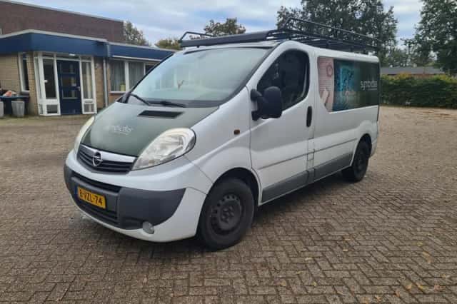 Opel Vivaro (2012) thumbnail 1