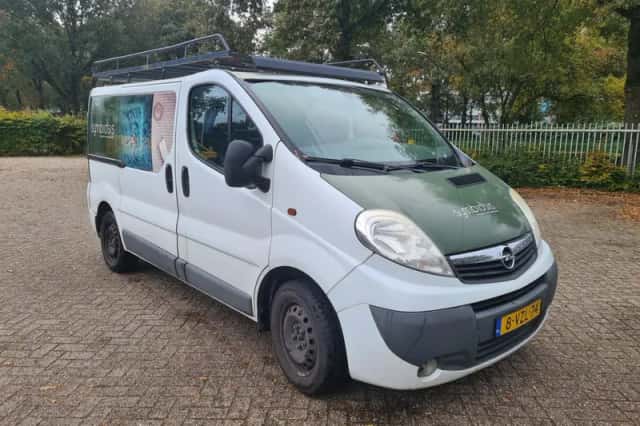 Opel Vivaro (2012) thumbnail 3