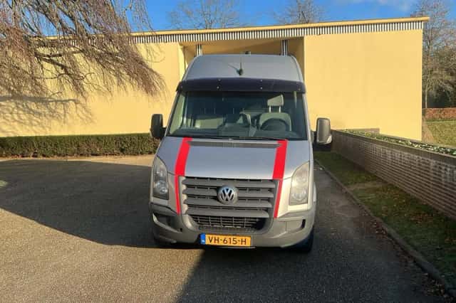 Volkswagen Crafter (2008) thumbnail 2