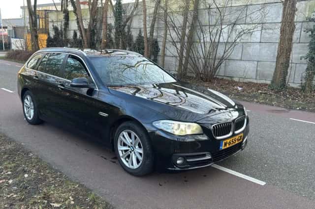 BMW 5-Serie (2017) thumbnail 1