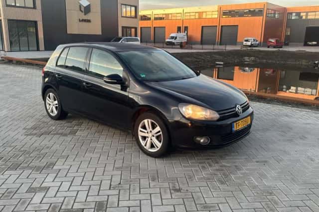 Volkswagen Golf (2012) thumbnail 1