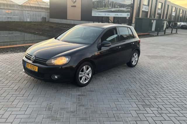 Volkswagen Golf (2012) thumbnail 2