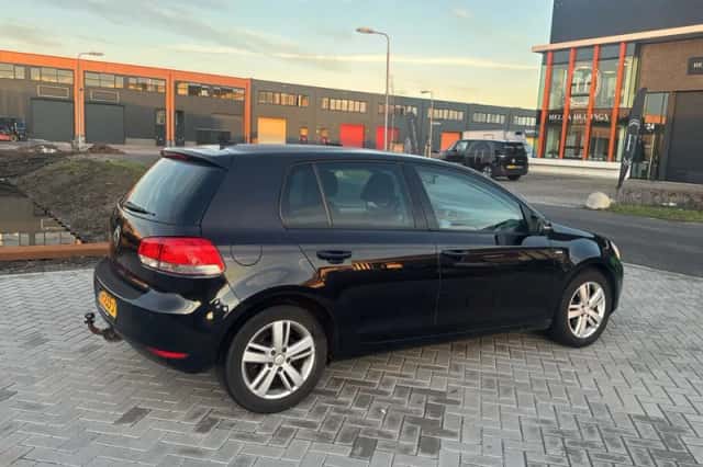 Volkswagen Golf (2012) thumbnail 3