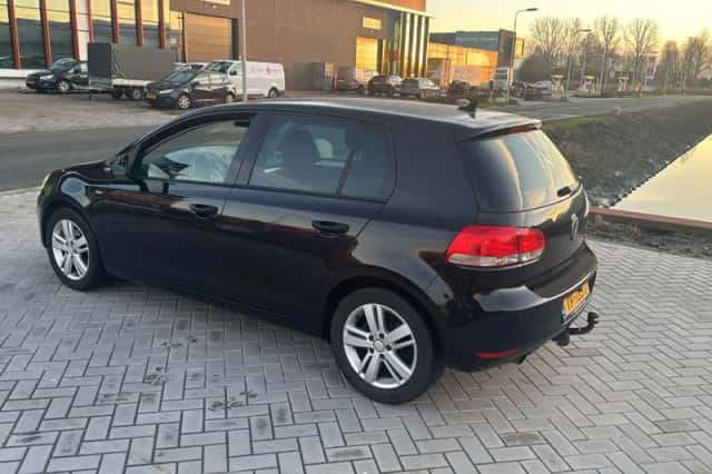 Volkswagen Golf (2012) thumbnail 4