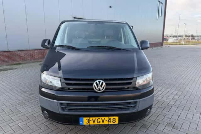 Volkswagen Transporter (2010) thumbnail 2