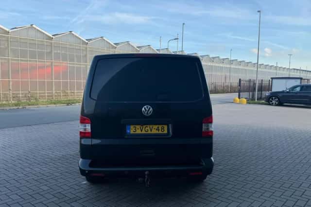 Volkswagen Transporter (2010) thumbnail 6