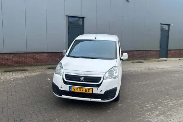 Peugeot Partner (2016) thumbnail 2