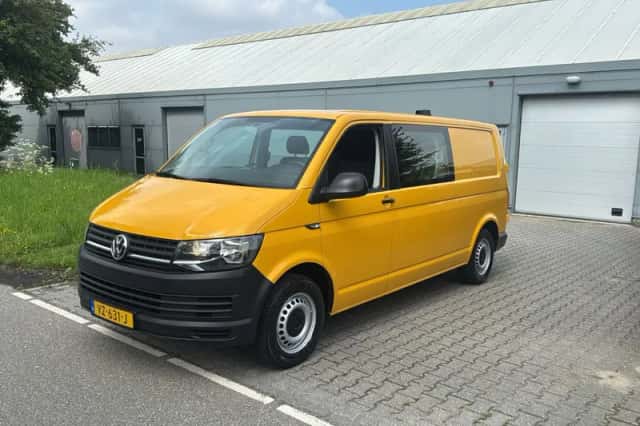 Volkswagen Transporter (2016) thumbnail 1