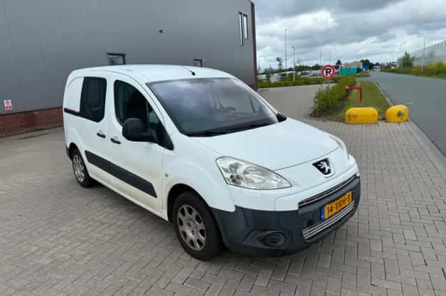 Peugeot Partner (2009) thumbnail 1