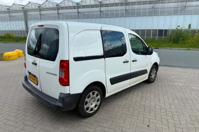 Peugeot Partner (2009) thumbnail 4