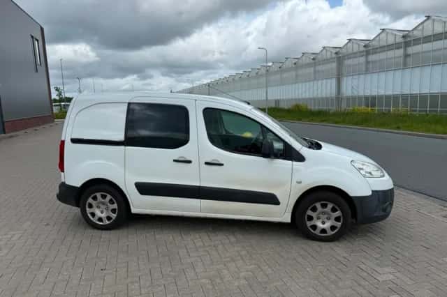 Peugeot Partner (2009) thumbnail 5