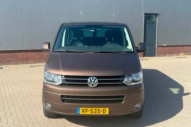 Volkswagen Transporter (2013) thumbnail 2
