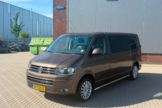 Volkswagen Transporter (2013) thumbnail 3