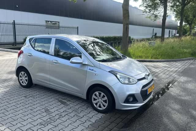 Hyundai i10 (2014) thumbnail 3