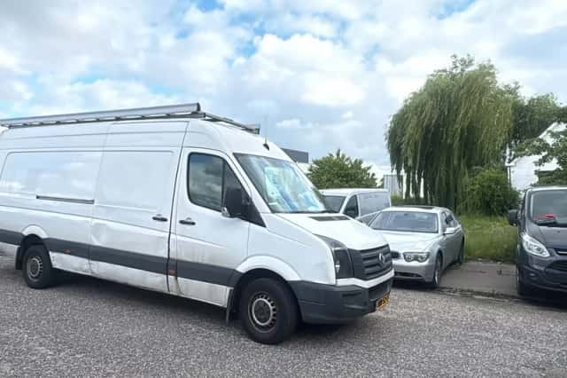 Volkswagen Crafter (2013) thumbnail 2