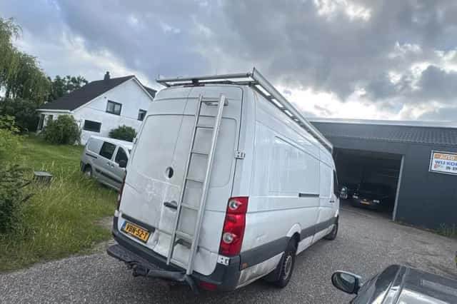 Volkswagen Crafter (2013) thumbnail 3