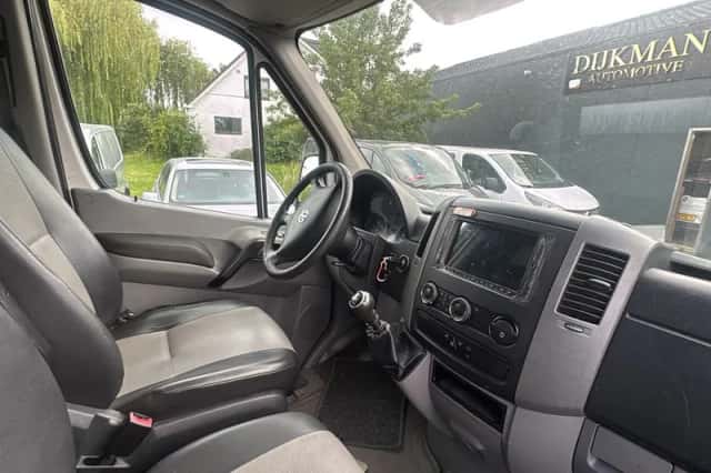 Volkswagen Crafter (2013) thumbnail 5