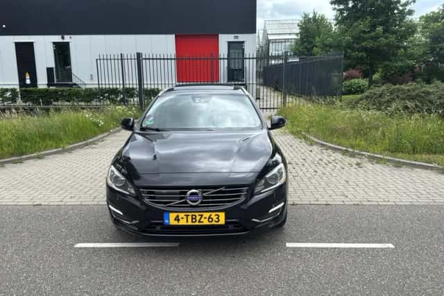 Volvo V60 (2013) thumbnail 6