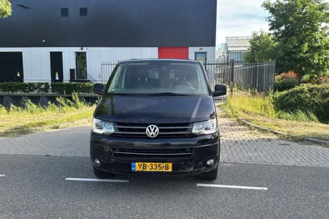 Volkswagen Transporter (2012) thumbnail 2