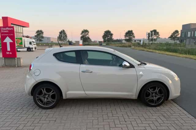 Alfa Romeo MiTo (2013) thumbnail 4