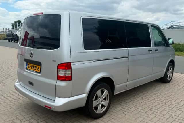 Volkswagen Transporter (2011) thumbnail 5