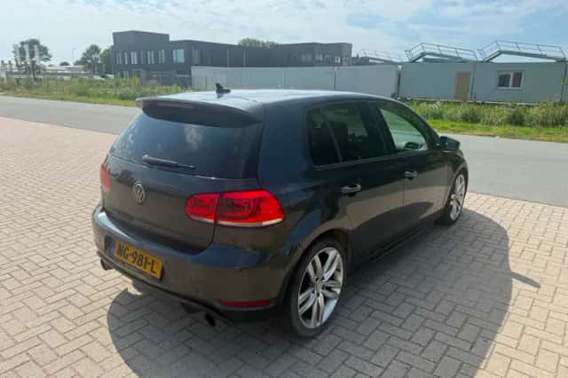 Volkswagen Golf (2012) thumbnail 5