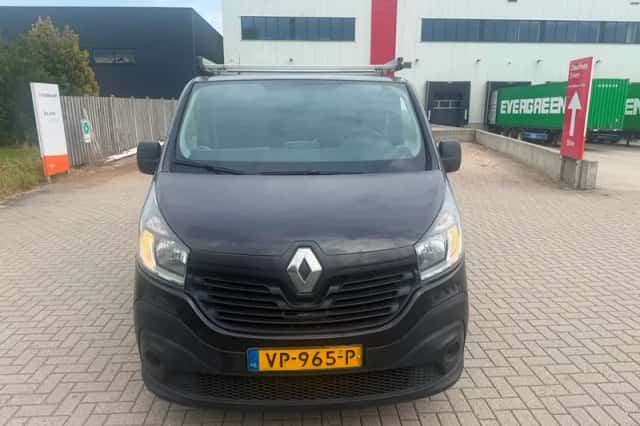 Renault Trafic (2015) thumbnail 2