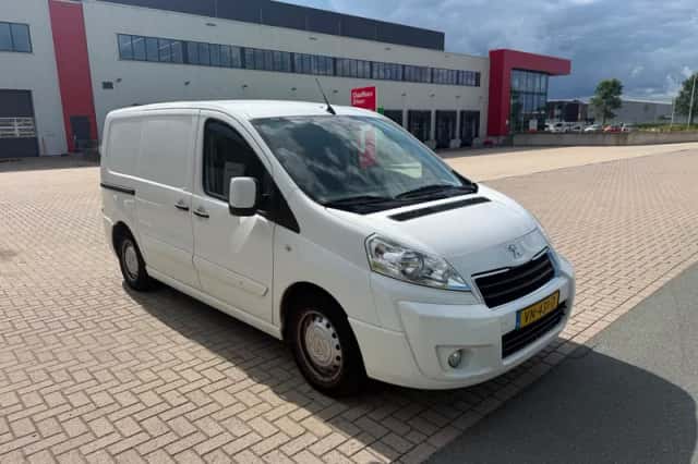 Peugeot Expert (2015) thumbnail 1